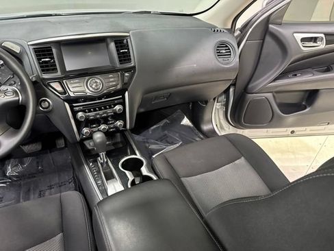 Used 2020 Nissan Pathfinder S FWD image 21