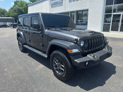 Used 2024 Jeep Wrangler Sport S image 3