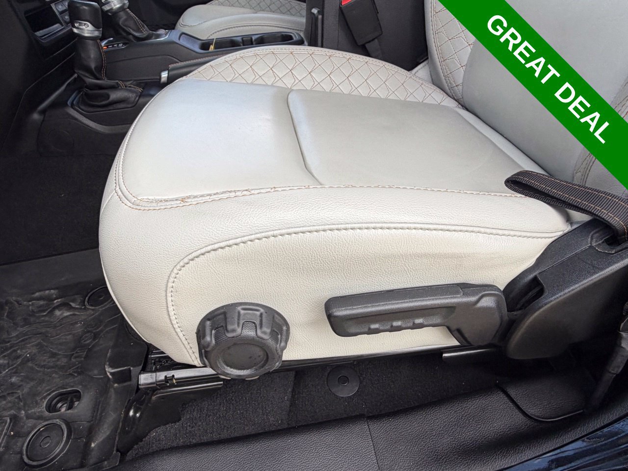 Used 2021 Jeep Wrangler Unlimited Sahara AWD/4WD image 37