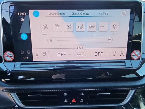 Used 2024 Volkswagen Atlas SE image 16