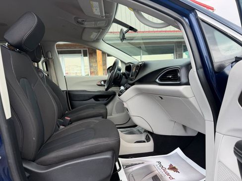 Used 2020 Chrysler Voyager LX w/ Cold Weather Group FWD image 24