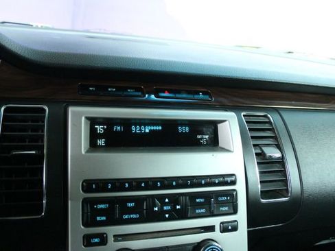 Used 2009 Ford Flex SEL image 17