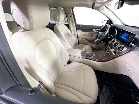 Used 2022 Mercedes-Benz GLC 300 4MATIC image 27