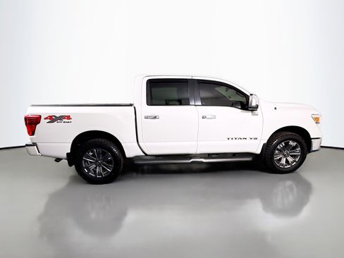 Used 2019 Nissan Titan SL w/ Chrome Package AWD/4WD image 11