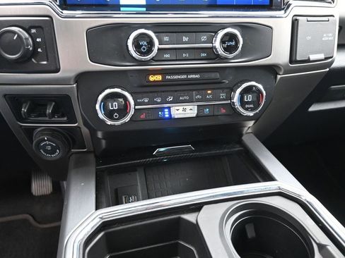 Used 2022 Ford F450 Platinum w/ FX4 Off-Road Package image 9