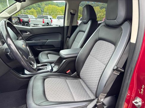 Used 2019 Chevrolet Colorado Z71 AWD/4WD image 10