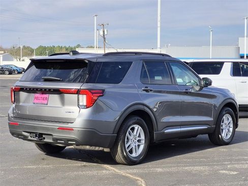 Used 2025 Ford Explorer Active image 6