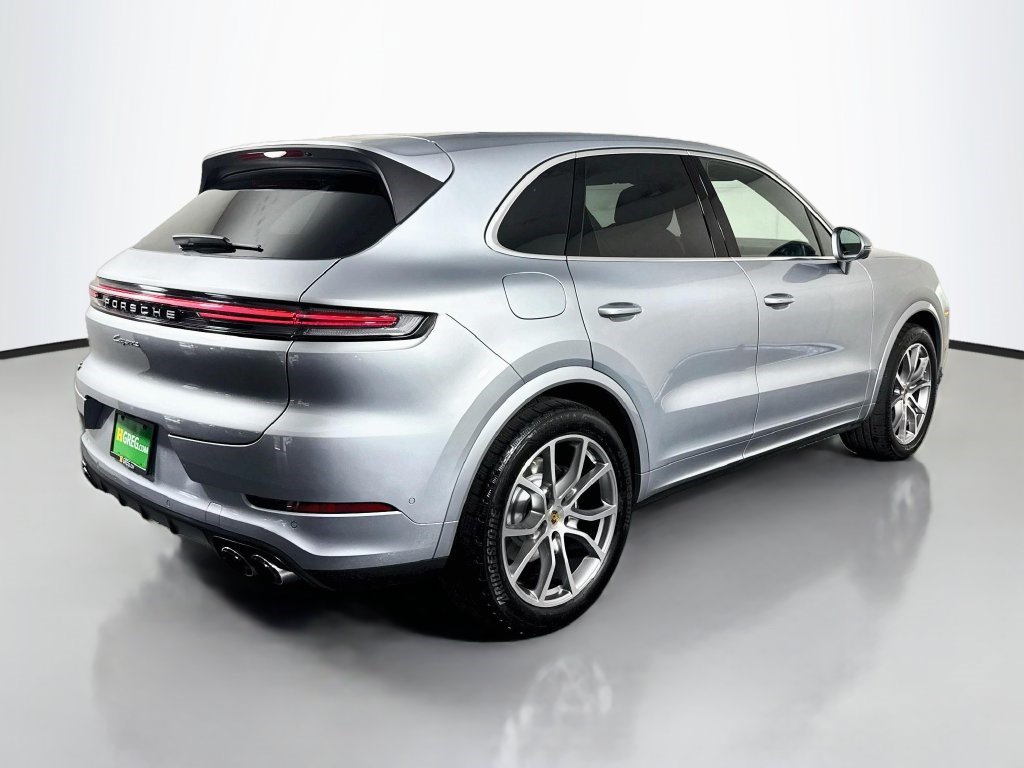 Used 2024 Porsche Cayenne w/ Premium Package Plus (PFM) AWD/4WD image 10