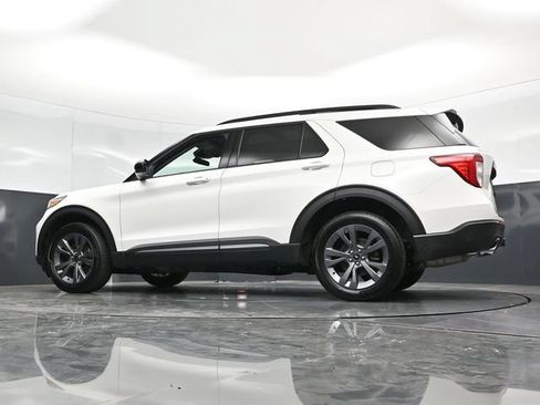 Used 2024 Ford Explorer XLT w/ XLT Sport Appearance Package AWD/4WD image 62