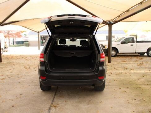 Used 2012 Jeep Grand Cherokee Laredo image 6