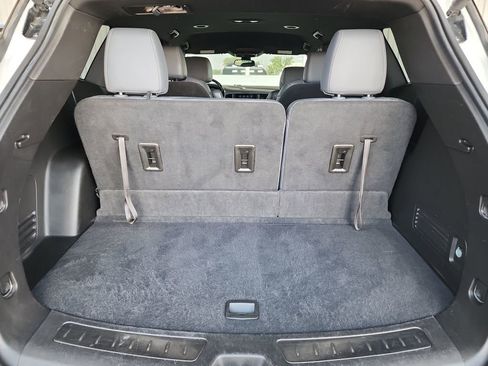 Used 2022 Buick Enclave Essence image 40