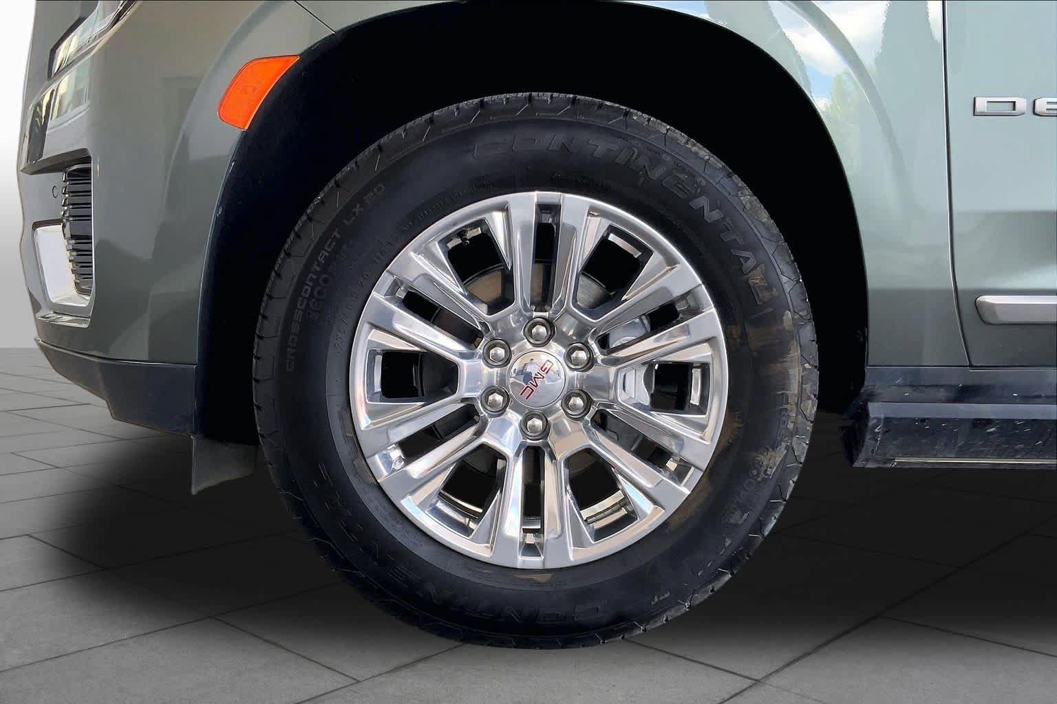 Used 2023 GMC Yukon Denali AWD/4WD image 11