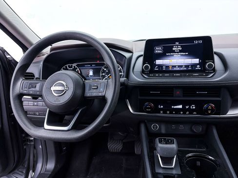 Used 2023 Nissan Rogue SV FWD image 3