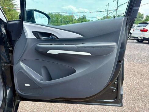 Used 2021 Chevrolet Bolt Premier w/ Infotainment Package FWD image 13