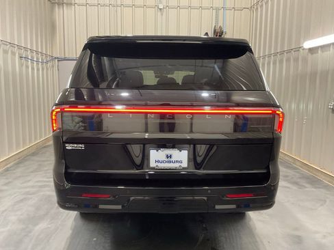 Used 2025 Lincoln Navigator Reserve w/ Jet Appearance Package image 26