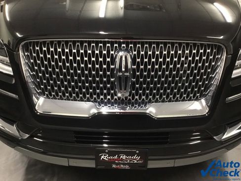 Used 2019 Lincoln Navigator Select w/ Technology Package AWD/4WD image 17