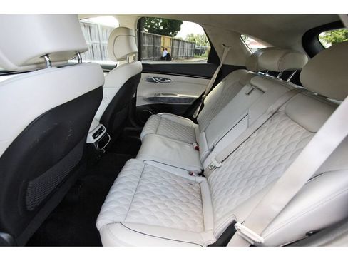 Used 2022 Genesis GV70 3.5T Sport w/ Sport Advanced Package AWD/4WD image 14