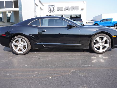Used 2010 Chevrolet Camaro SS w/ RS Package RWD image 2