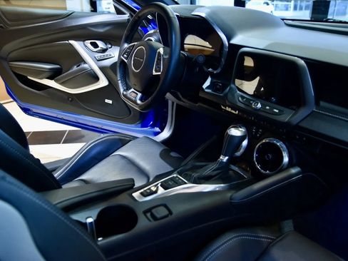 Used 2018 Chevrolet Camaro SS image 24