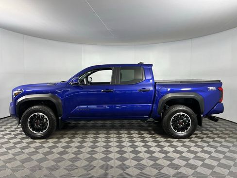 Used 2025 Toyota Tacoma TRD Off-Road image 10