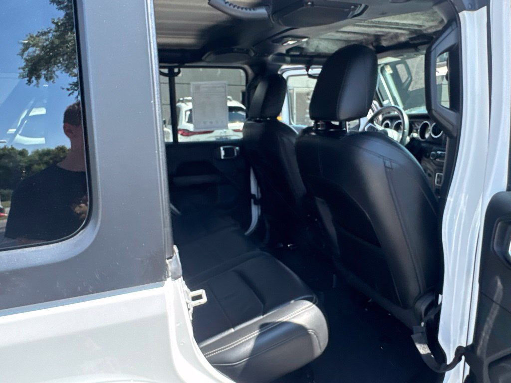 Used 2018 Jeep Wrangler Unlimited Sahara AWD/4WD image 70