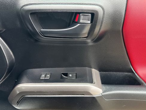 Used 2022 Toyota Tacoma 4x4 Double Cab image 18