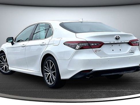 Used 2023 Toyota Camry XLE w/ Navigation Package image 4