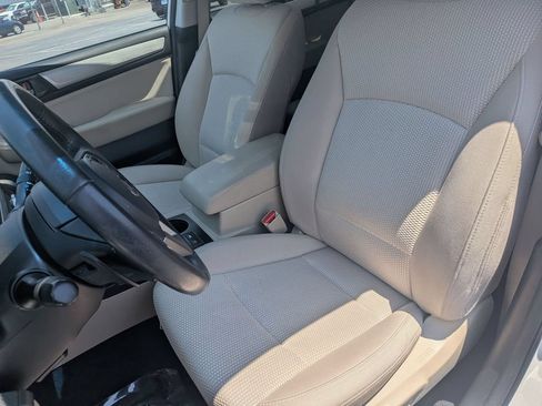Used 2017 Subaru Outback 2.5i Premium AWD/4WD image 13