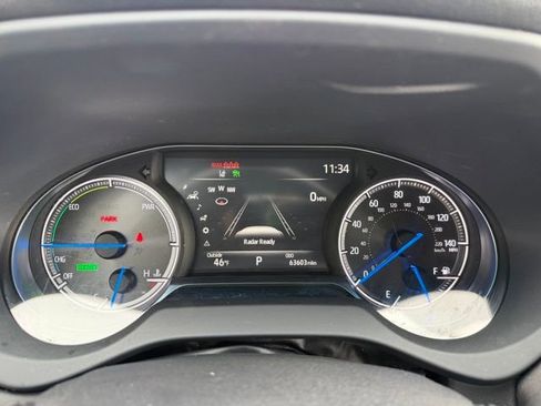 Used 2023 Toyota Venza XLE image 22