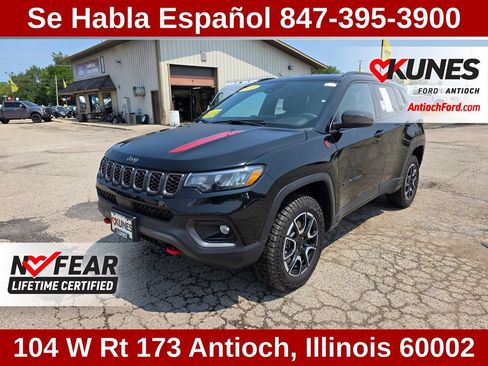 Used 2024 Jeep Compass Trailhawk AWD/4WD image 4