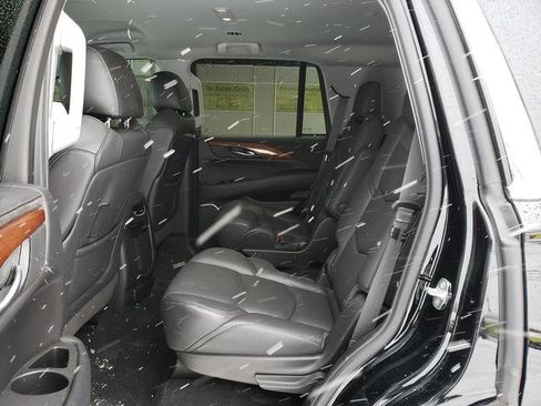 Used 2017 Cadillac Escalade 4WD image 14