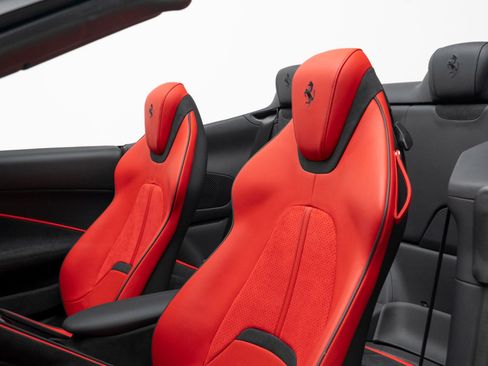 Used 2025 Ferrari Roma Spider RWD image 5