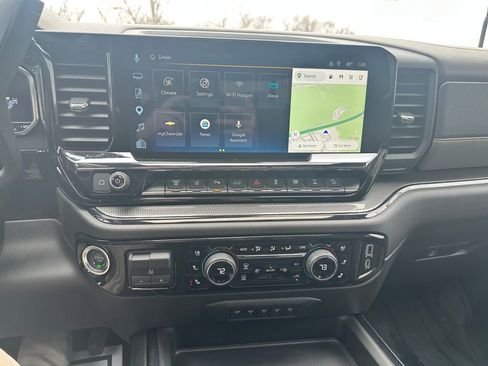 Used 2025 Chevrolet Silverado 2500 ZR2 image 11