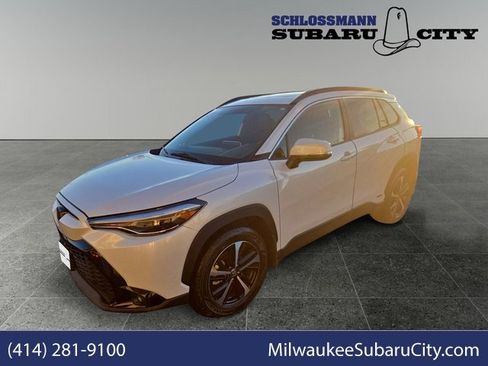 Used 2024 Toyota Corolla Cross XSE image 1