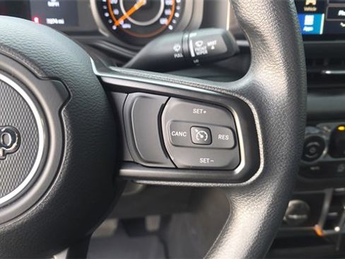 Used 2024 Jeep Gladiator Sport image 23