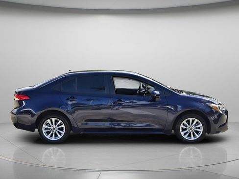 Used 2024 Toyota Corolla LE w/ LE Convenience Package FWD image 3
