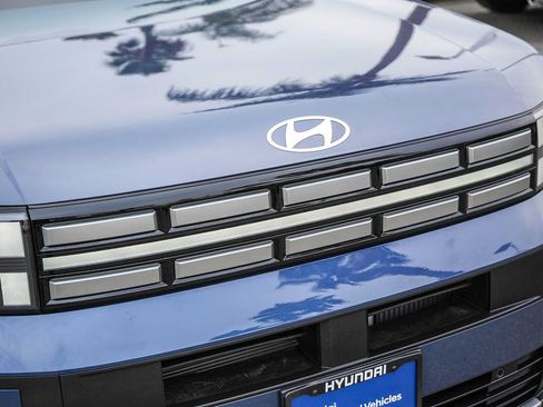 Used 2025 Hyundai Santa Fe SEL FWD image 6