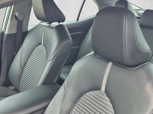 Used 2024 Toyota Camry SE FWD image 13