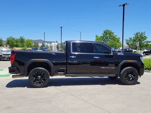 Used 2021 GMC Sierra 3500 Denali w/ Denali Black Diamond Edition AWD/4WD image 2