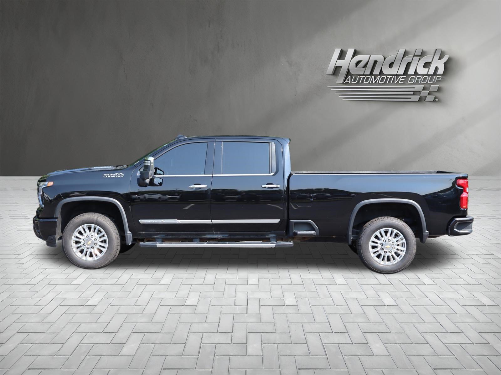 Used 2024 Chevrolet Silverado 3500 High Country w/ Technology Package AWD/4WD image 6
