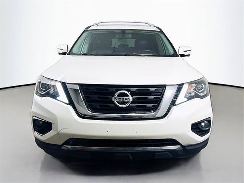 Used 2020 Nissan Pathfinder Platinum image 2