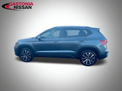 Used 2024 Volkswagen Taos SE image 5