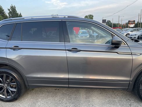 Used 2022 Volkswagen Tiguan SE AWD/4WD image 33