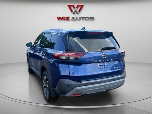 Used 2021 Nissan Rogue SV w/ Premium Package AWD/4WD image 3