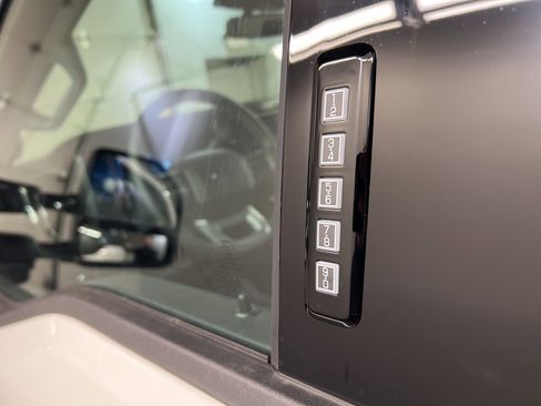 New 2026 Ford F250 Lariat w/ Black Appearance Package image 34