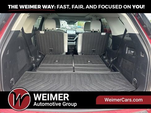 Used 2025 Ford Explorer Platinum w/ LUX Leather Package AWD/4WD image 8