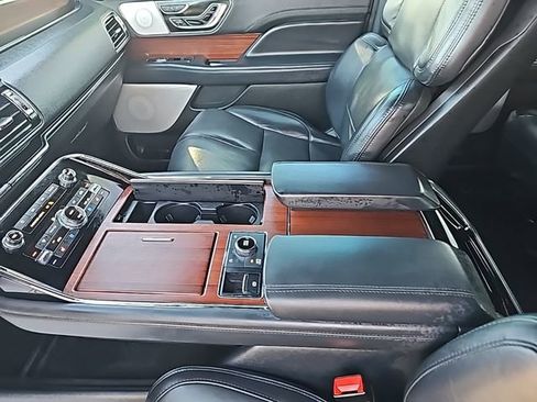 Used 2022 Lincoln Navigator Reserve image 25