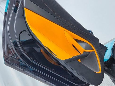 Used 2024 McLaren 750S Spider image 27