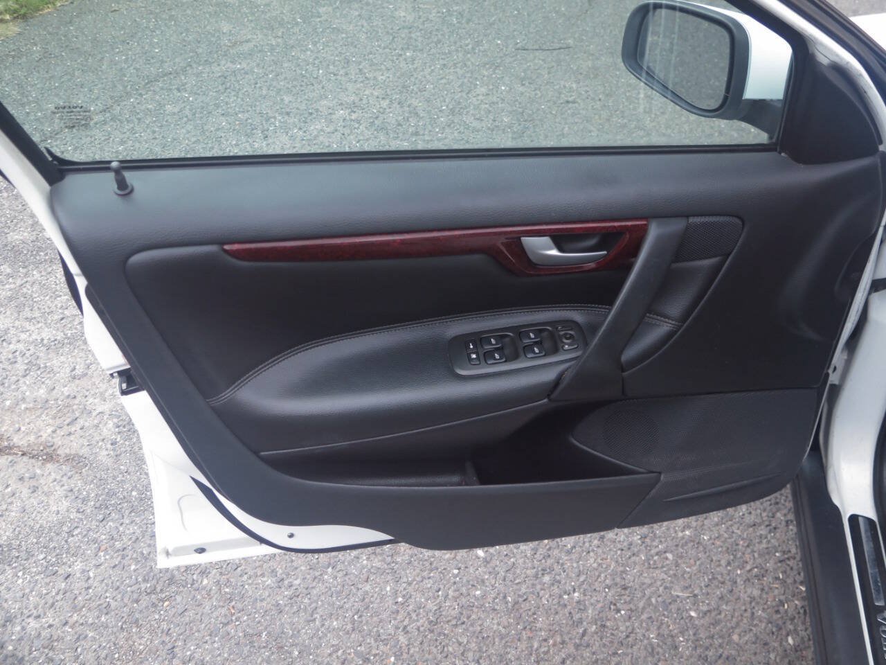 Used 2004 Volvo S60 2.5T FWD image 30