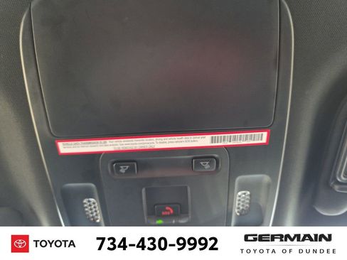 Used 2025 Toyota Camry SE image 40